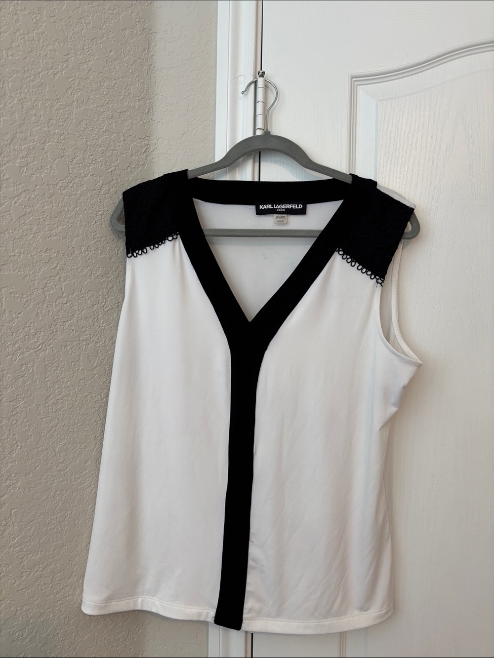 Pre-owned Karl Lagerfeld White Sleeveless V-Neck Top with Black Trim